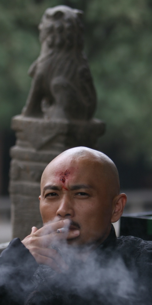 [有图有真相] 哪个演员古装抽烟最给力