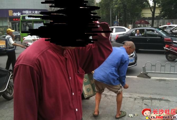 希望那些为了装备一再刷新道德底限的人看到这组图能有些许惭愧