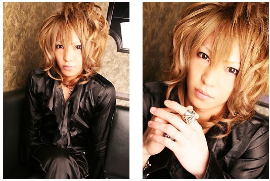 [无聊贴]伪娘真娘猜猜看,猜猜那个是真娘