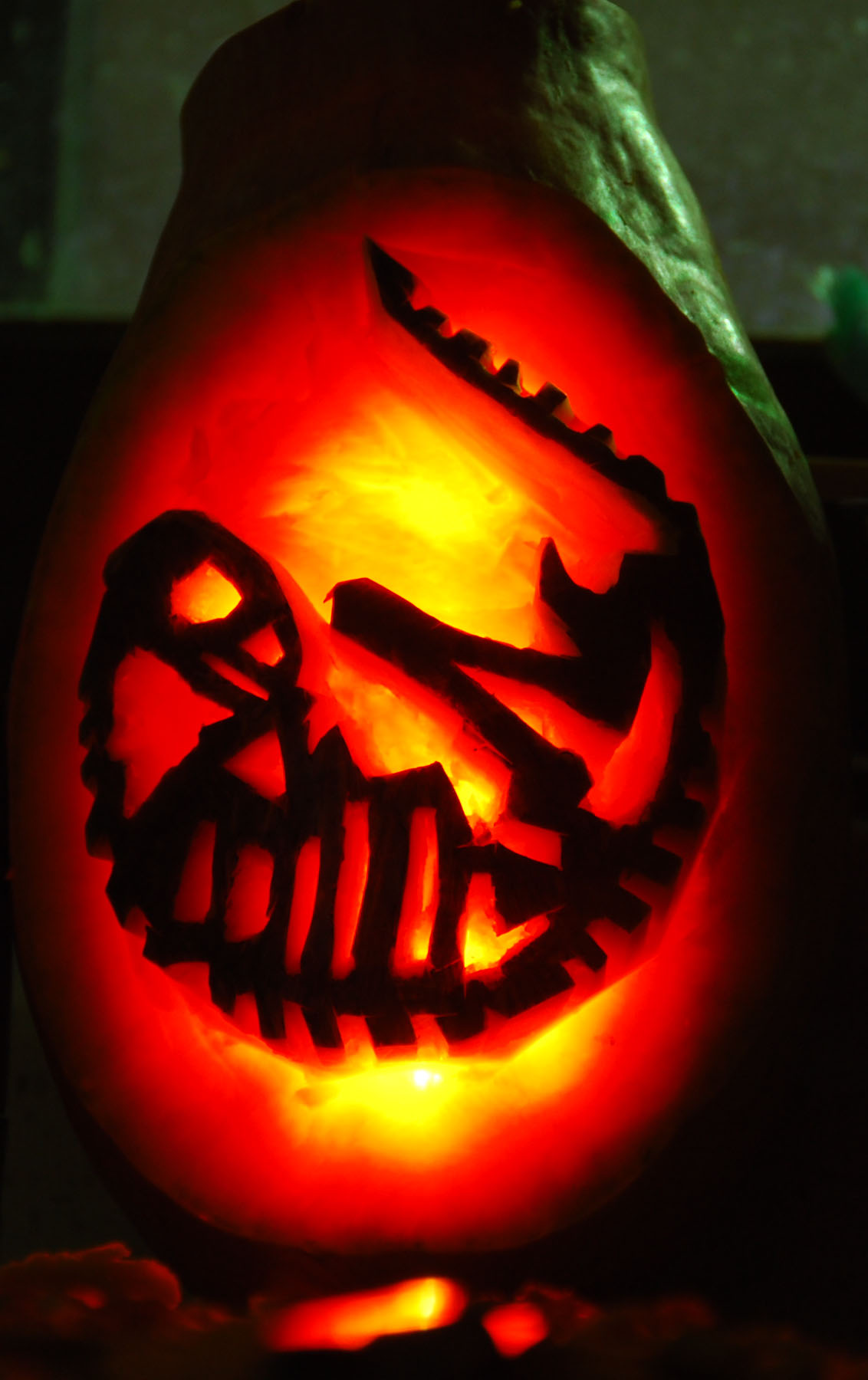 原创迟到的雕刻南瓜小迅猛龙