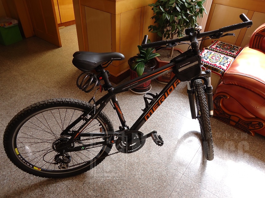 已入手美利达2012款勇士560亚光黑色上图上作业