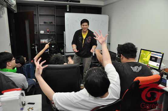 [外服资讯]azubu tpa新成员登场:战术分析师-史益豪(叉烧)