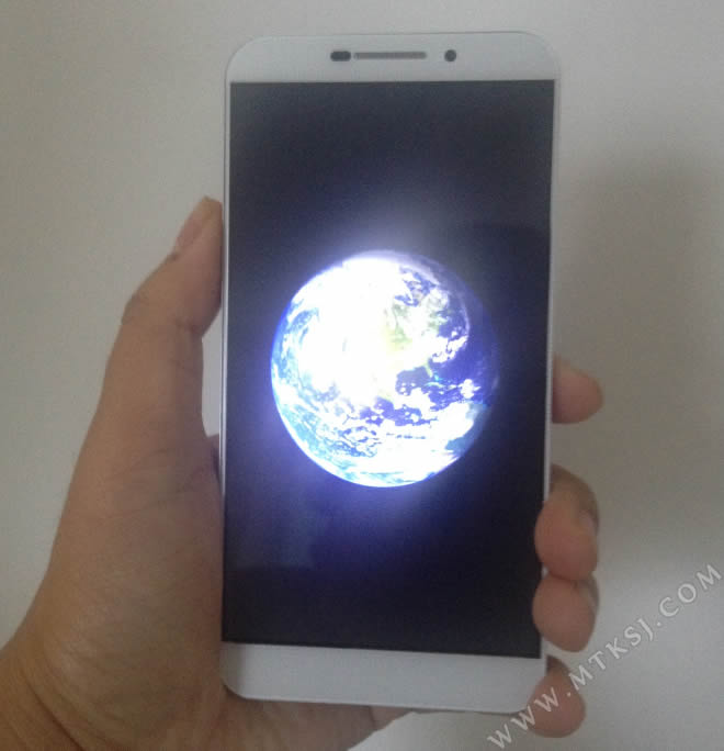 边框宽度不到1mm 5.5寸手机机身宽度仅72mm