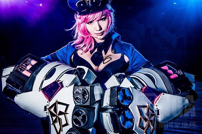 福利蔚的女警官真乃良心皮肤