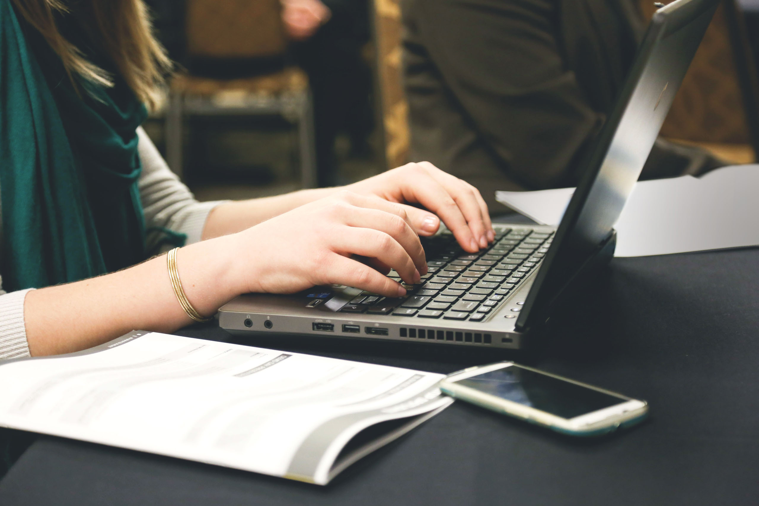 [硬件求助] [突然看到美女配图就想买系列]nga大神