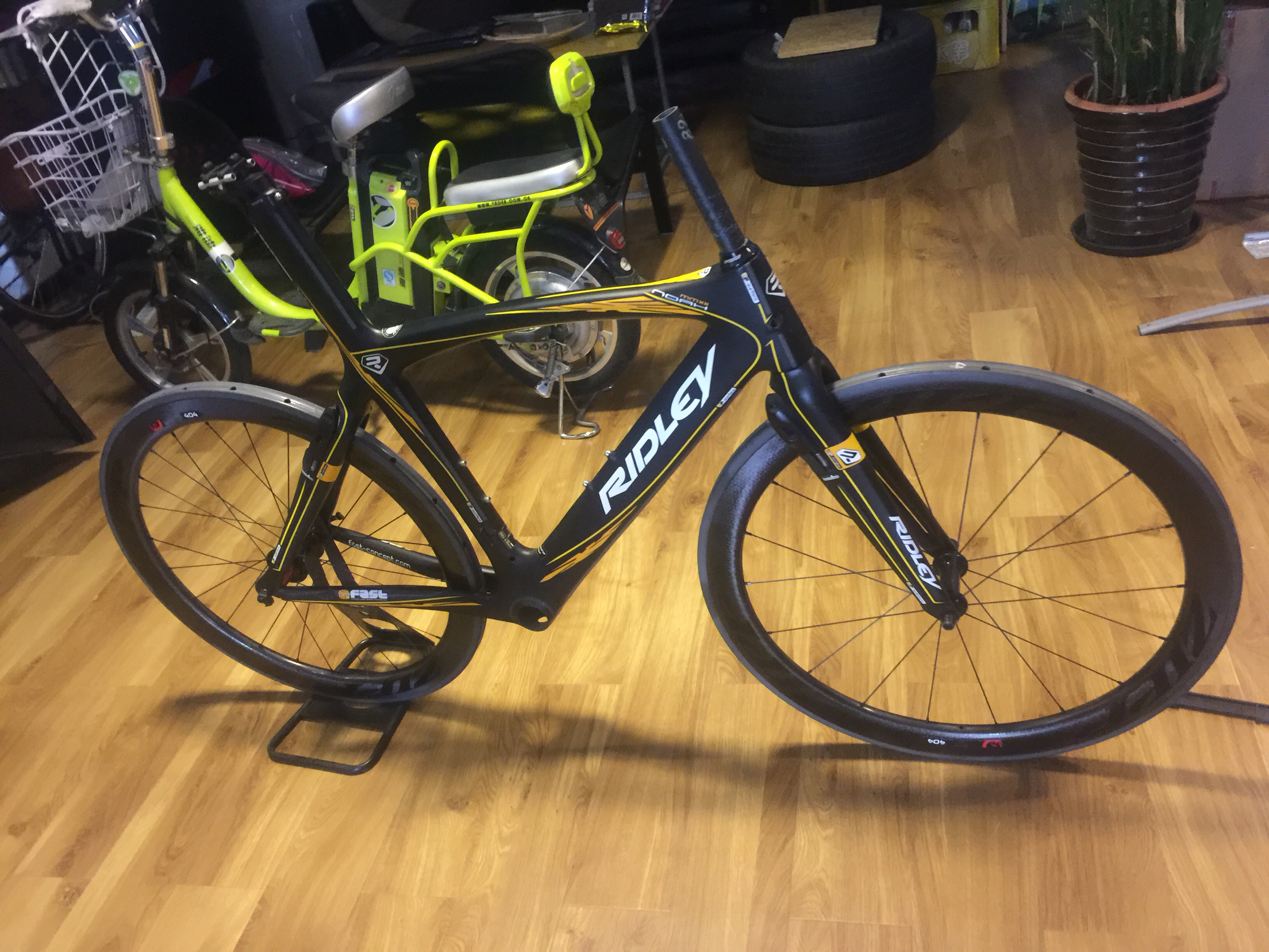 新手最近看公路车询问guru这个品牌如何