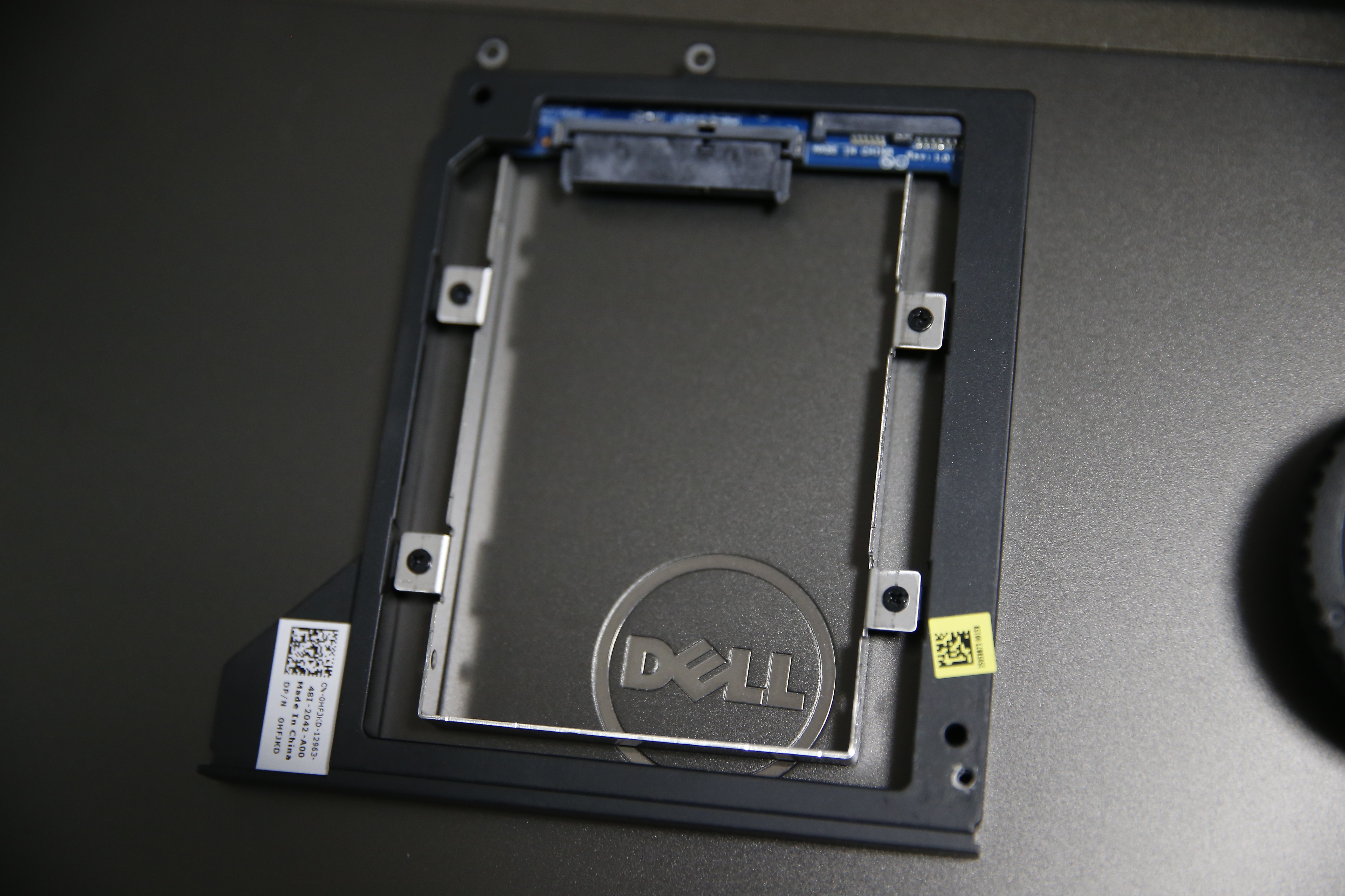 作业贴笔记本dellm6800原厂光驱位硬盘支架配件号hfjkdssd简单测试