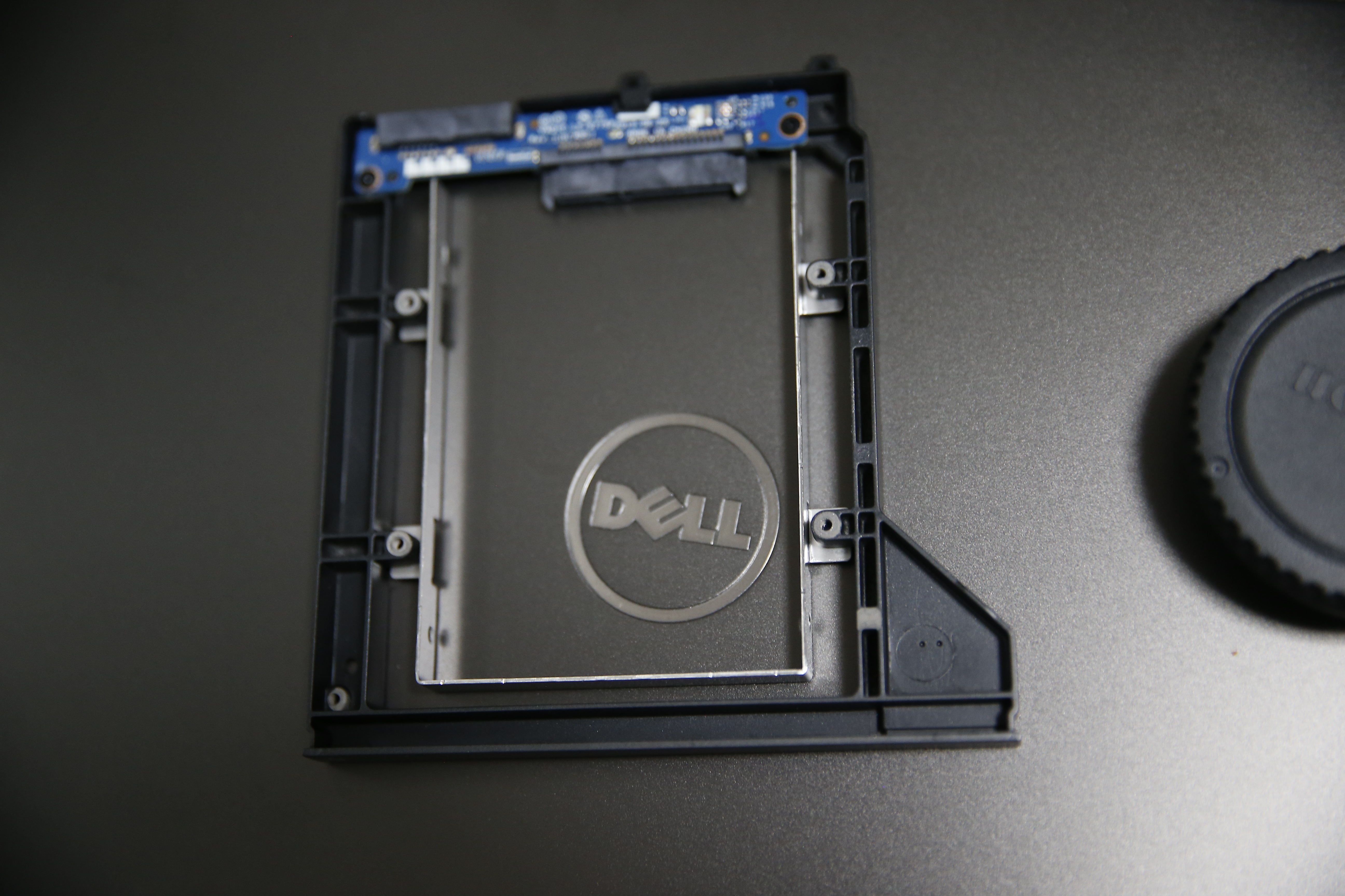 作业贴笔记本dellm6800原厂光驱位硬盘支架配件号hfjkdssd简单测试