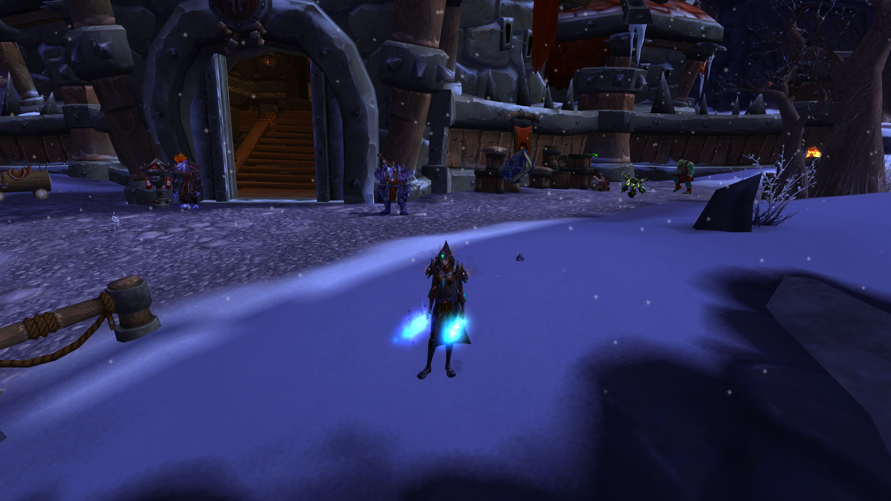 纯好奇盗贼t12蛮好看的呀有没有同色系的披风和武器可以推荐一下