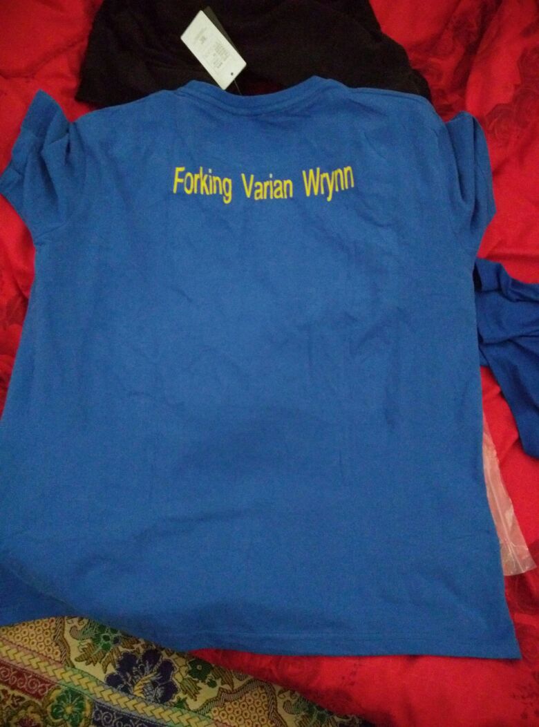 观影战袍到了,我准备预购个"双面间谍"成就牌