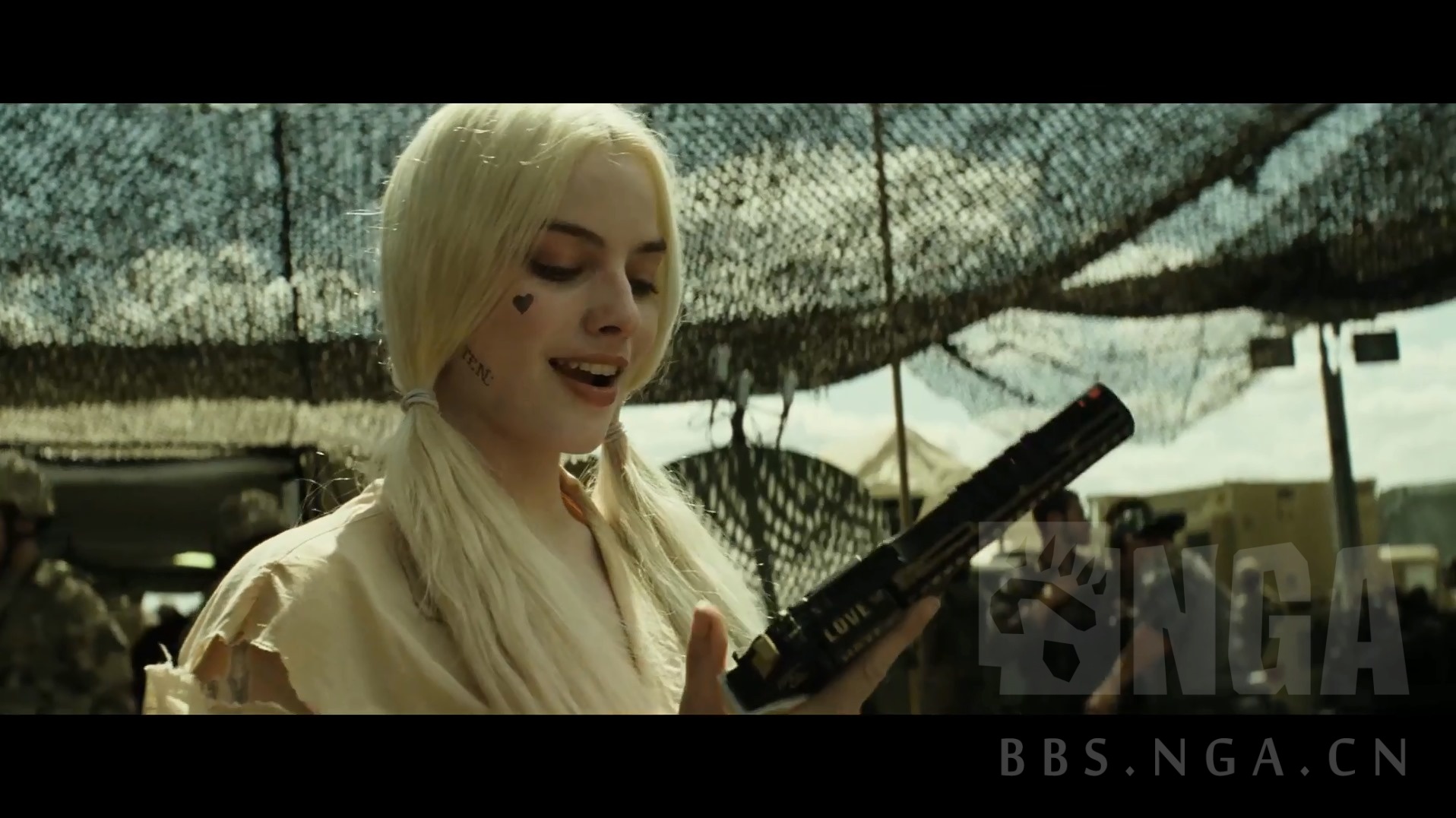 这次别千万别装逼过头扯着蛋了自杀小队新预告哈莉的