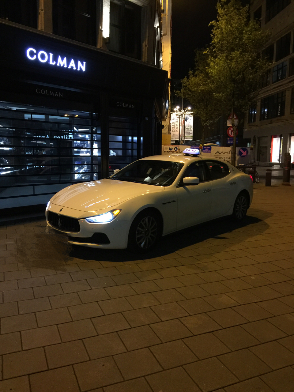 第一次看到玛莎拉蒂出租车,另有猜车