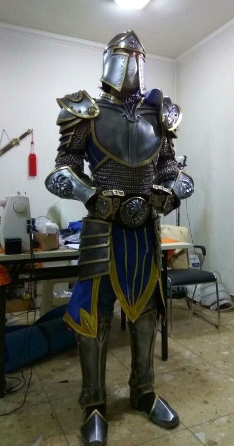 晒卖战袍啦定制的暴风城盔甲太难穿了