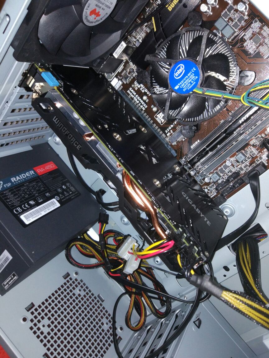 很急很关键机器能亮显卡风扇不转