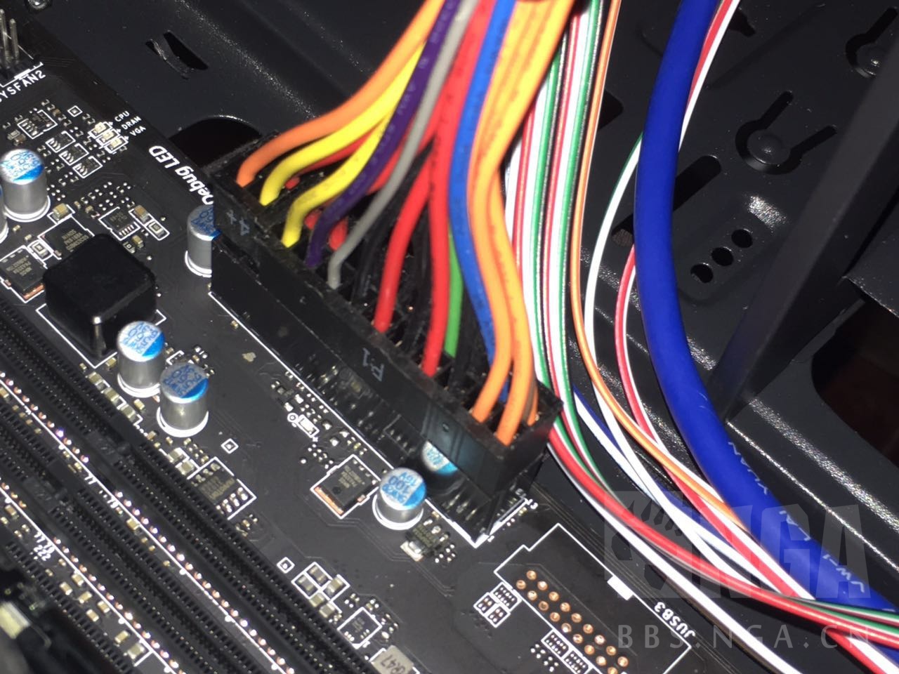 [硬件求助] 微星主板的24 4的供电线怎么插牢