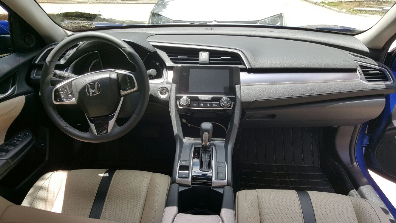 防一血十代思域次顶配炫动蓝浅内饰防一血提车作业