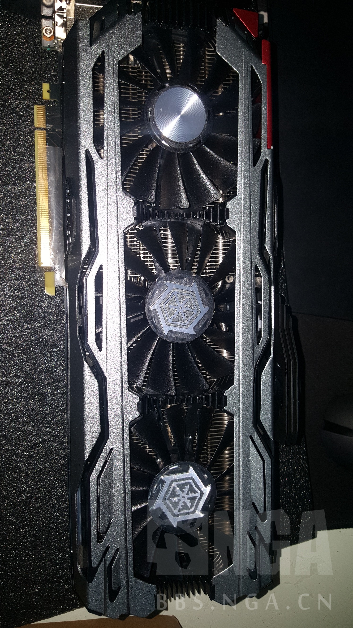 映众gtx1080冰龙超级版风扇上的logo数量不对什么鬼更新已退货并返还