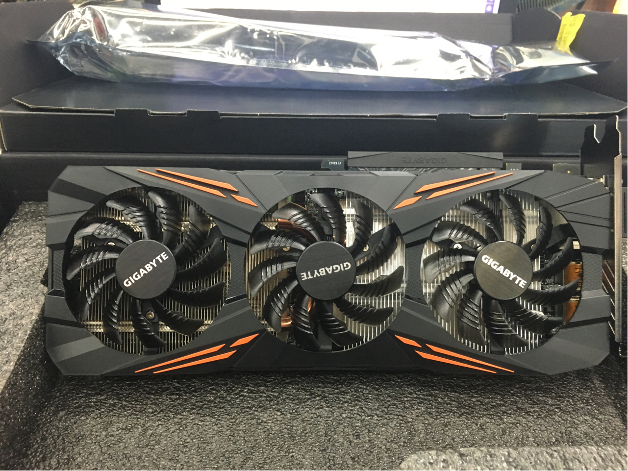 二手东技嘉1070g1刚到上个图