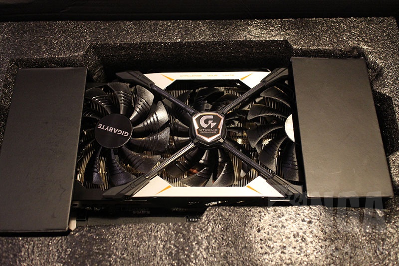 作业贴技嘉1070萤火虫开箱作业宝宝心里苦