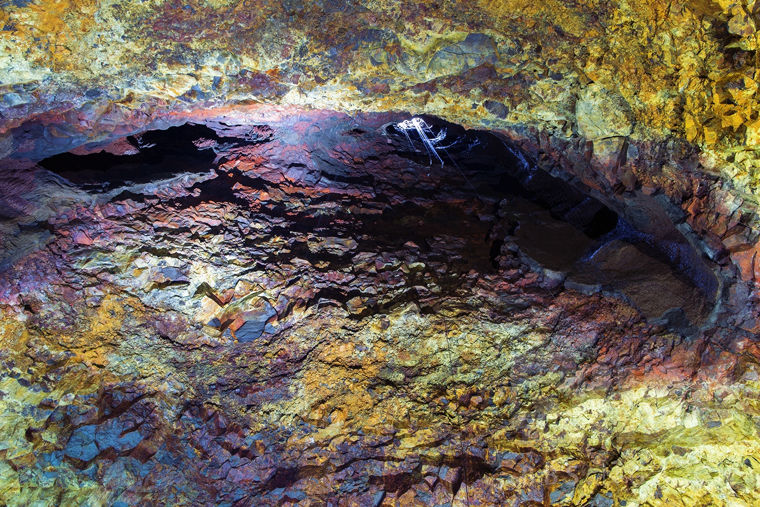 [摄影专贴] 这就是活火山内部的色彩