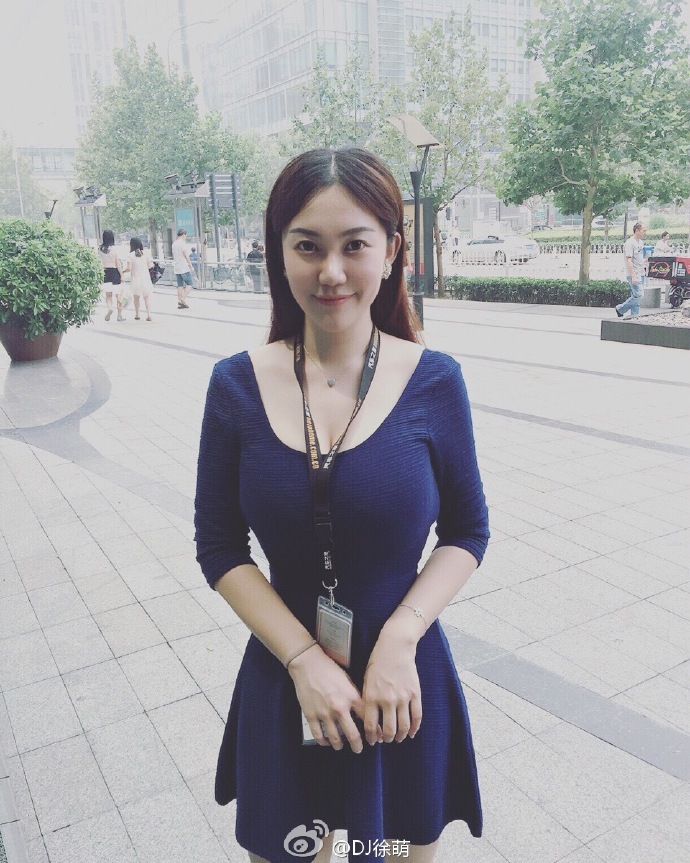 威廉动隔壁的初晓敏车圈里面腿最长的跟胸最大的