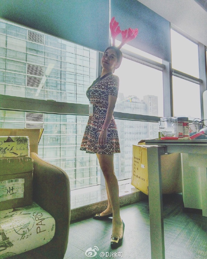 威廉动隔壁的初晓敏车圈里面腿最长的跟胸最大的