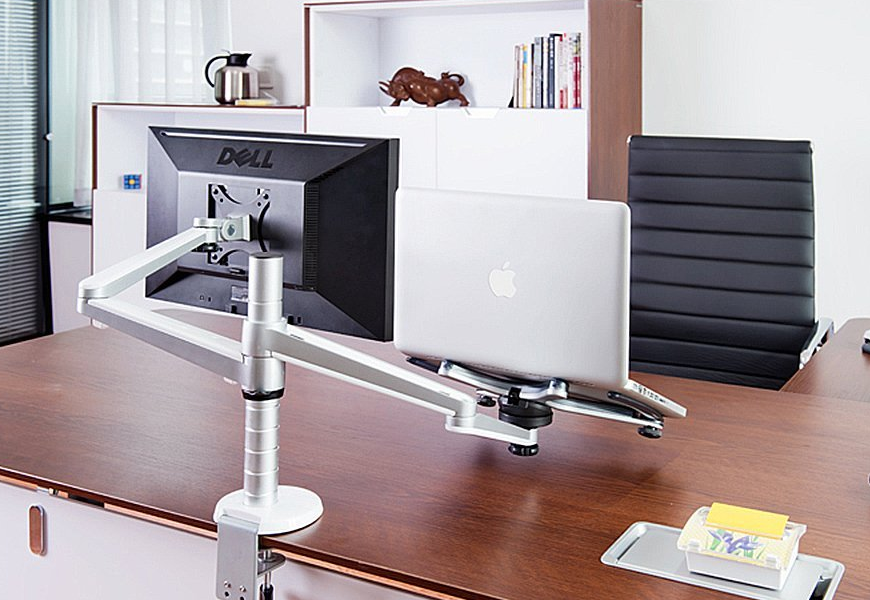 [讨论]两个显示器桌上怎么摆啊,一次只想用一个