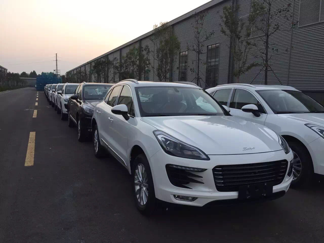 来看众泰新款卡宴