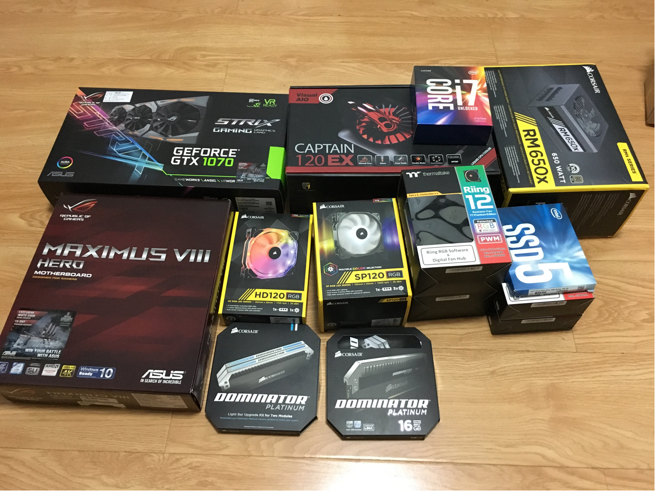 作业贴6700k1070海盗船hd120sp120rgbttrgb混合版umx4机箱光污染施工