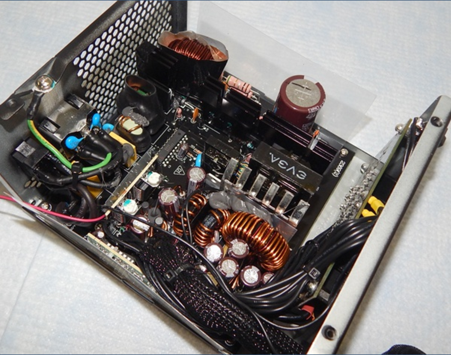 电源大神请进evgag2650和evgagq650该选哪一个