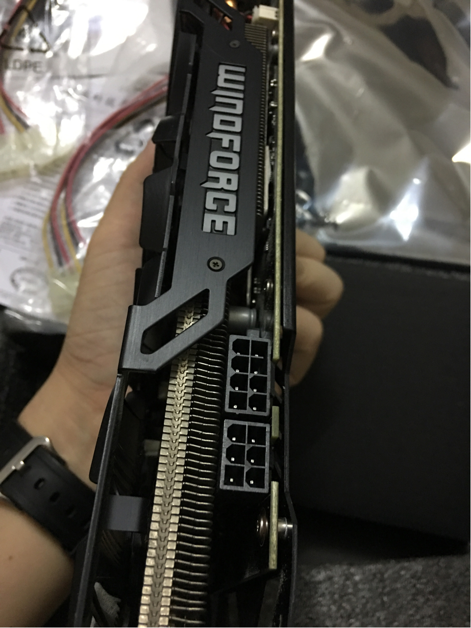 出成色好技嘉970g1显卡一张