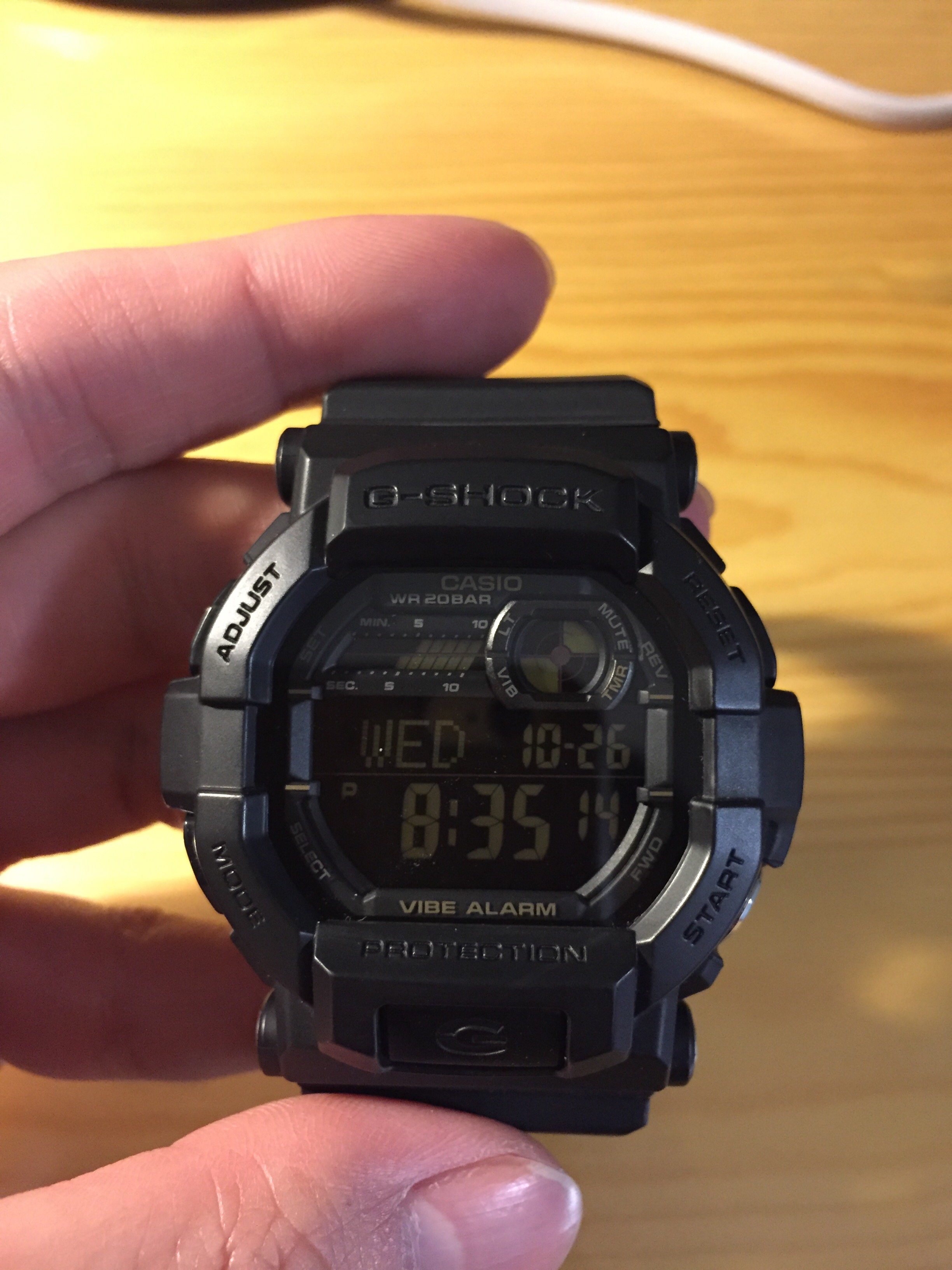 出一个卡西欧gshockgd350反显振动电子表