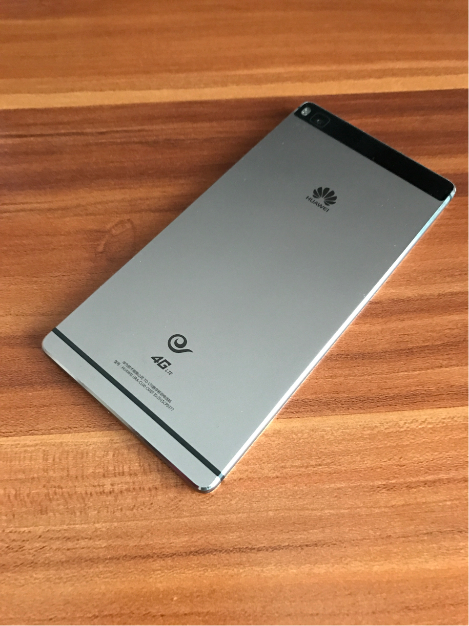 手机平板出华为p8标准电信版16g灰色800元