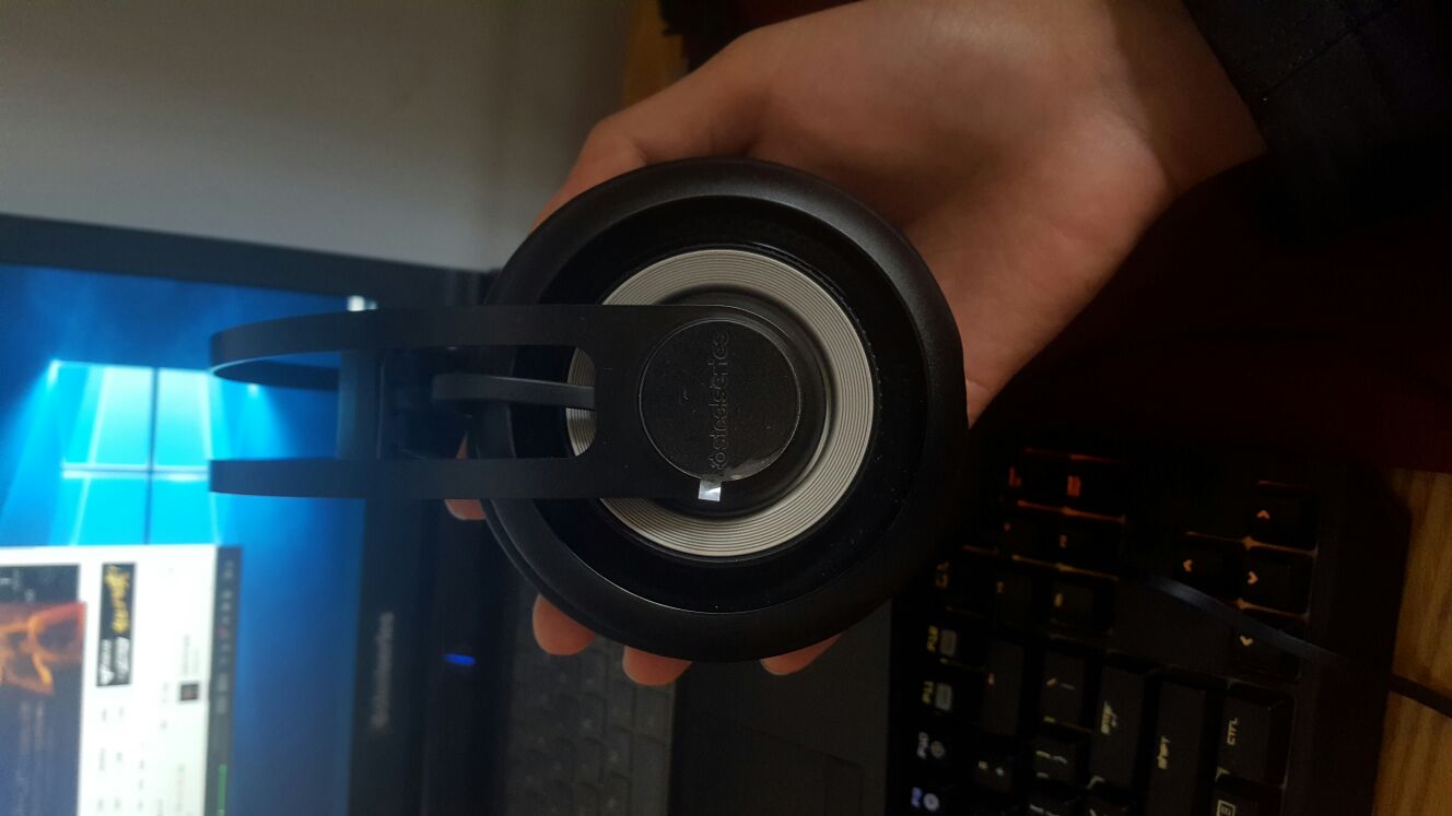 耳机音响赛睿西伯利亚650黑色