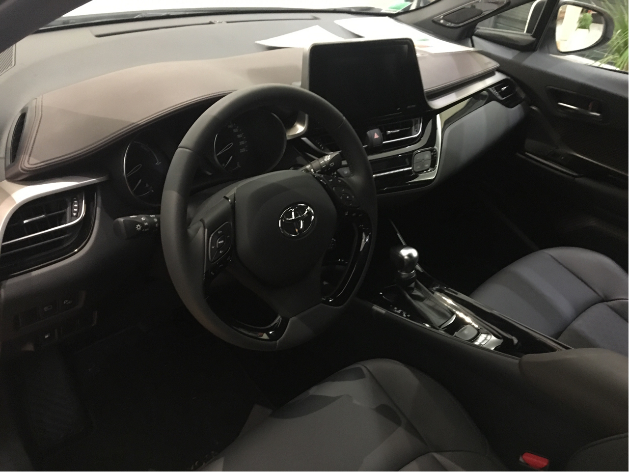 混动chr去超市的时候看到的