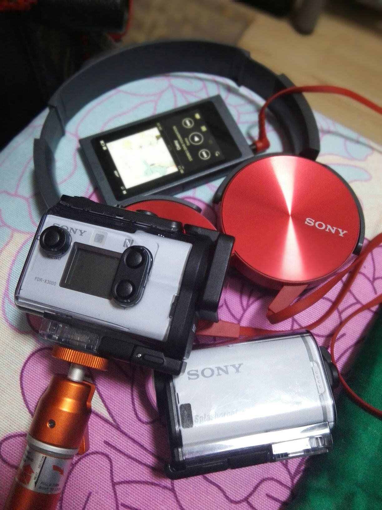 手持a6000和a7r2表示,姨夫我已守护您的微笑了.