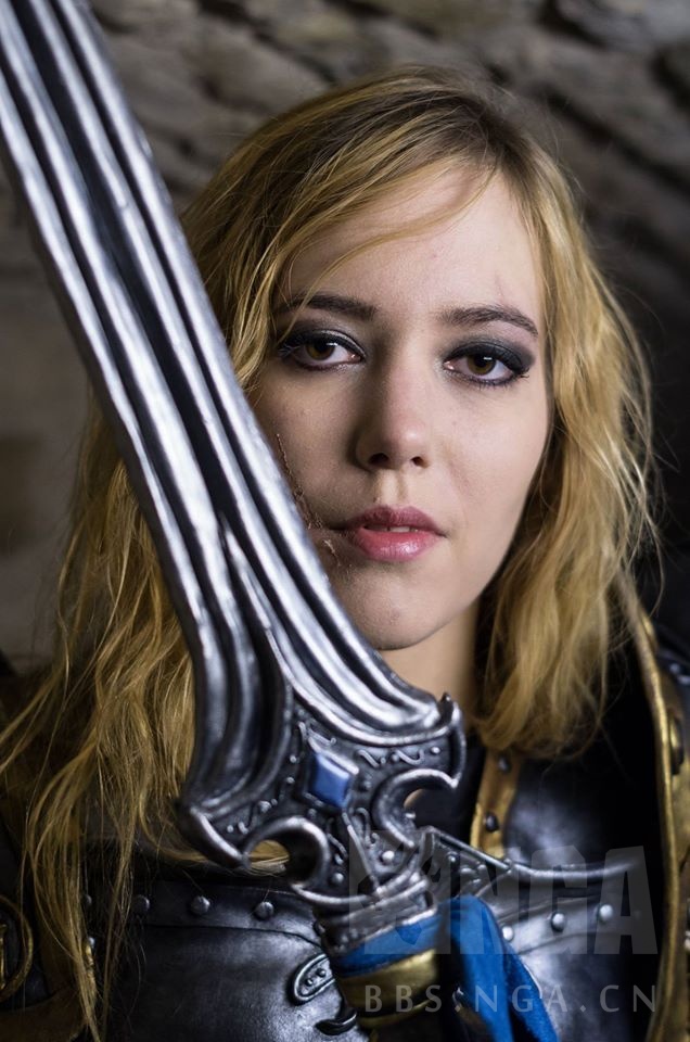 搬运多图俄罗斯女玩家cos暴风城卫兵