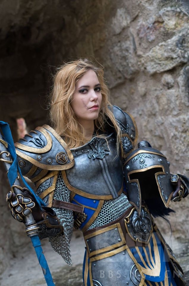 搬运多图俄罗斯女玩家cos暴风城卫兵