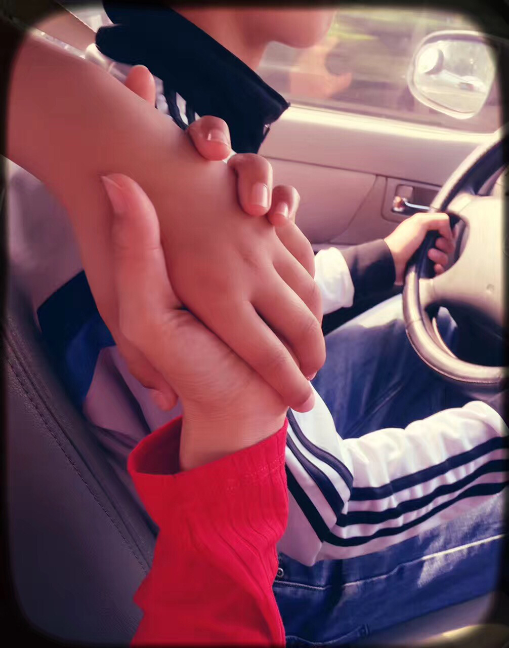 了[s:a2:不明觉厉] 2017-04-03 16:38 [s:ac:愁]副驾女的这司机可怜啊