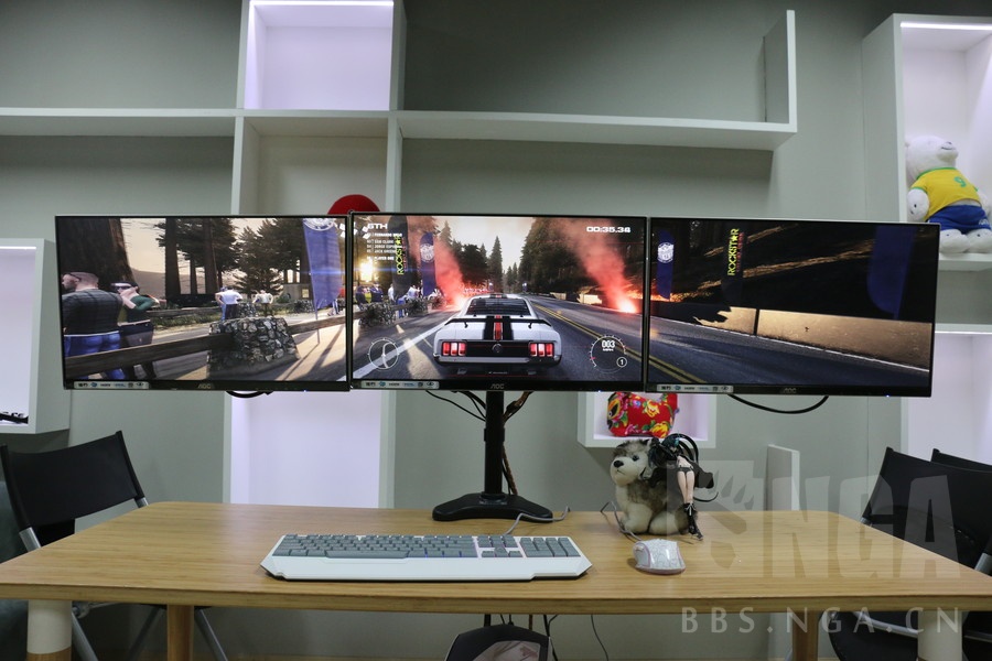 心血来潮研究一下电竞比赛多屏显示效果