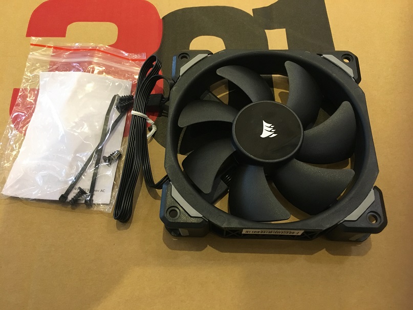 白色 迎广 inwin 301,海盗船ml120pro 磁悬浮风扇开箱,先把风扇简单