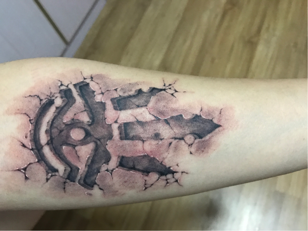 前几天去纹了个肯瑞托标记