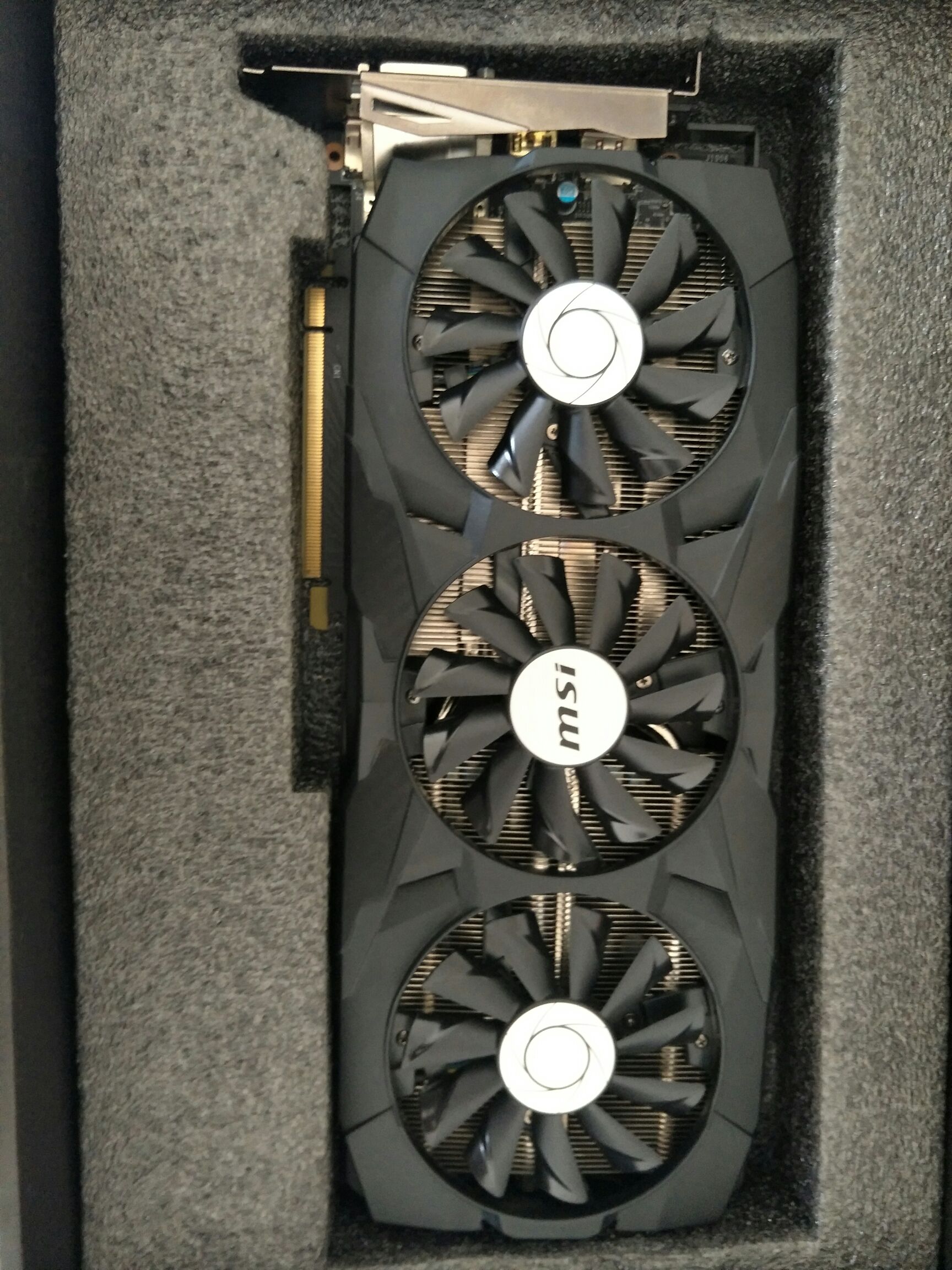 电脑硬件微星1070暗黑龙爵金士顿ddr38g1600骇客神条已出