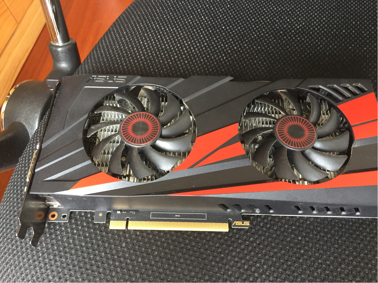 电脑硬件华硕9602g出了