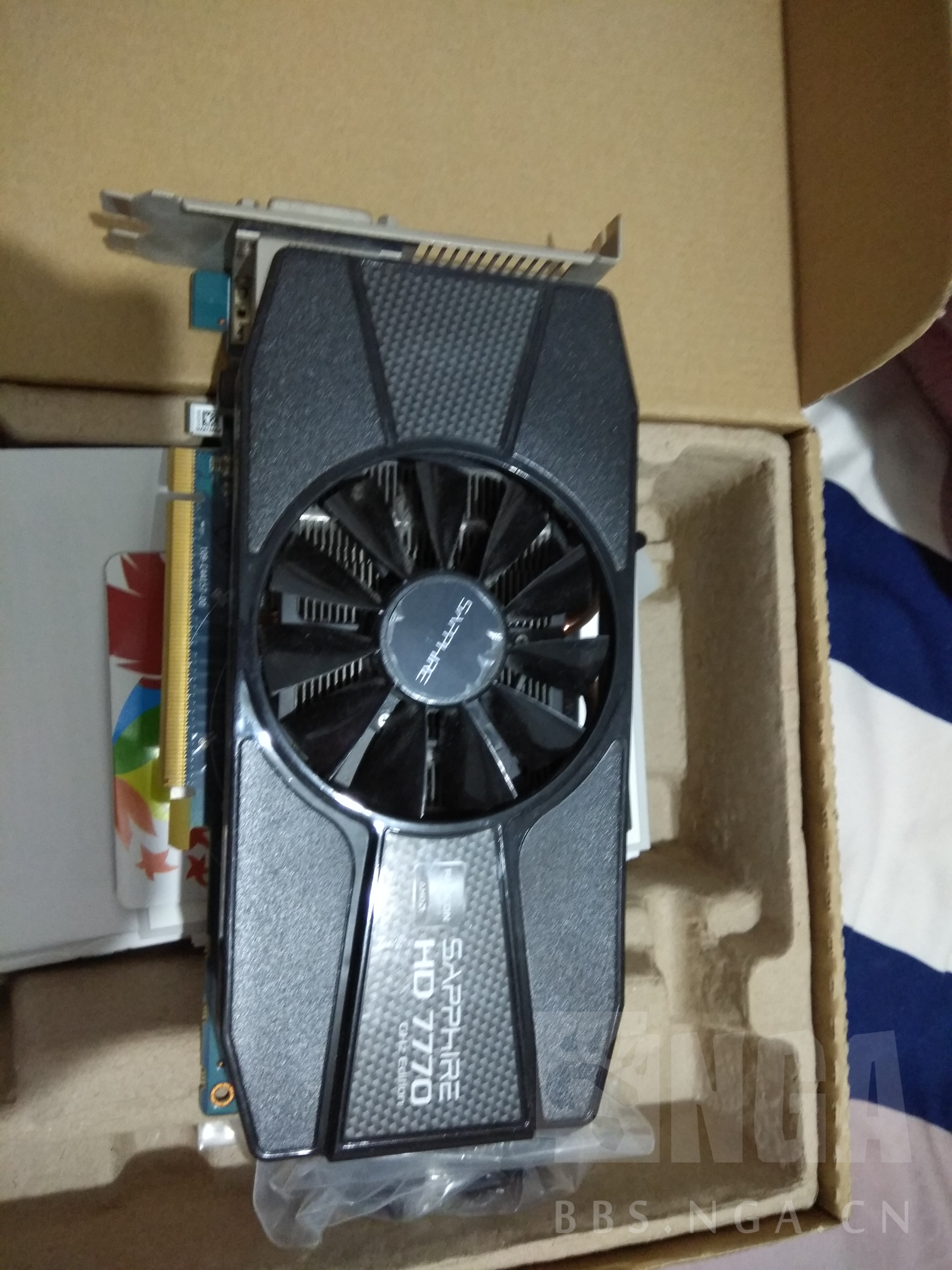 电脑硬件南京本地出亮机卡蓝宝石hd7770白金版1gd5