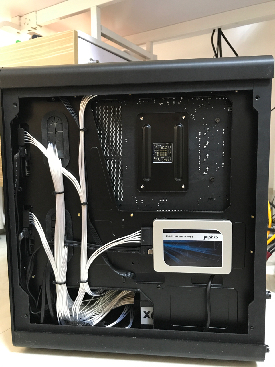 那些好看的机箱走线都是你们自己组的还是商家帮你的,京东会帮忙么