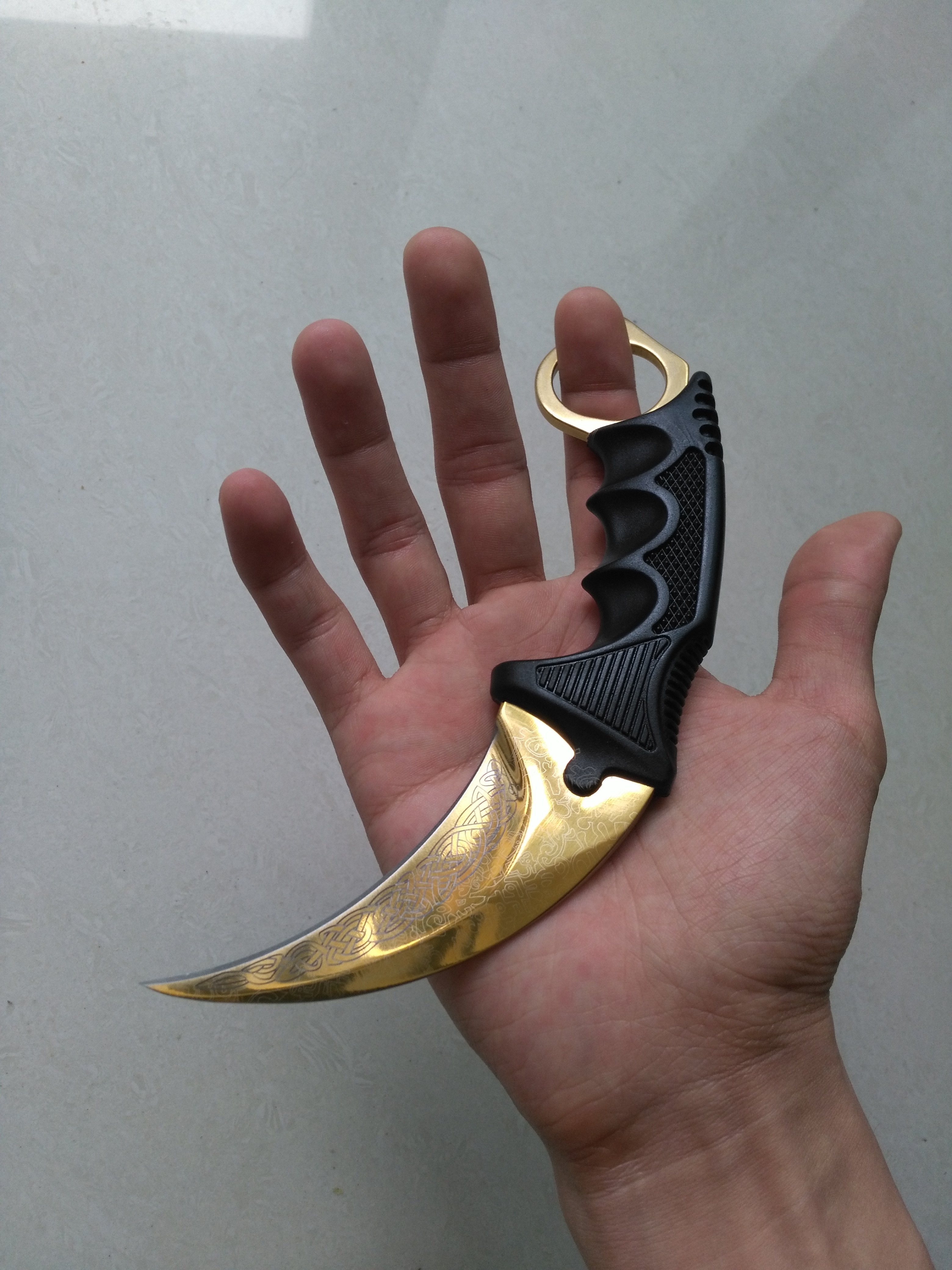 [饰品交流]求大佬看下这把崭新渐变爪子刀怎么样