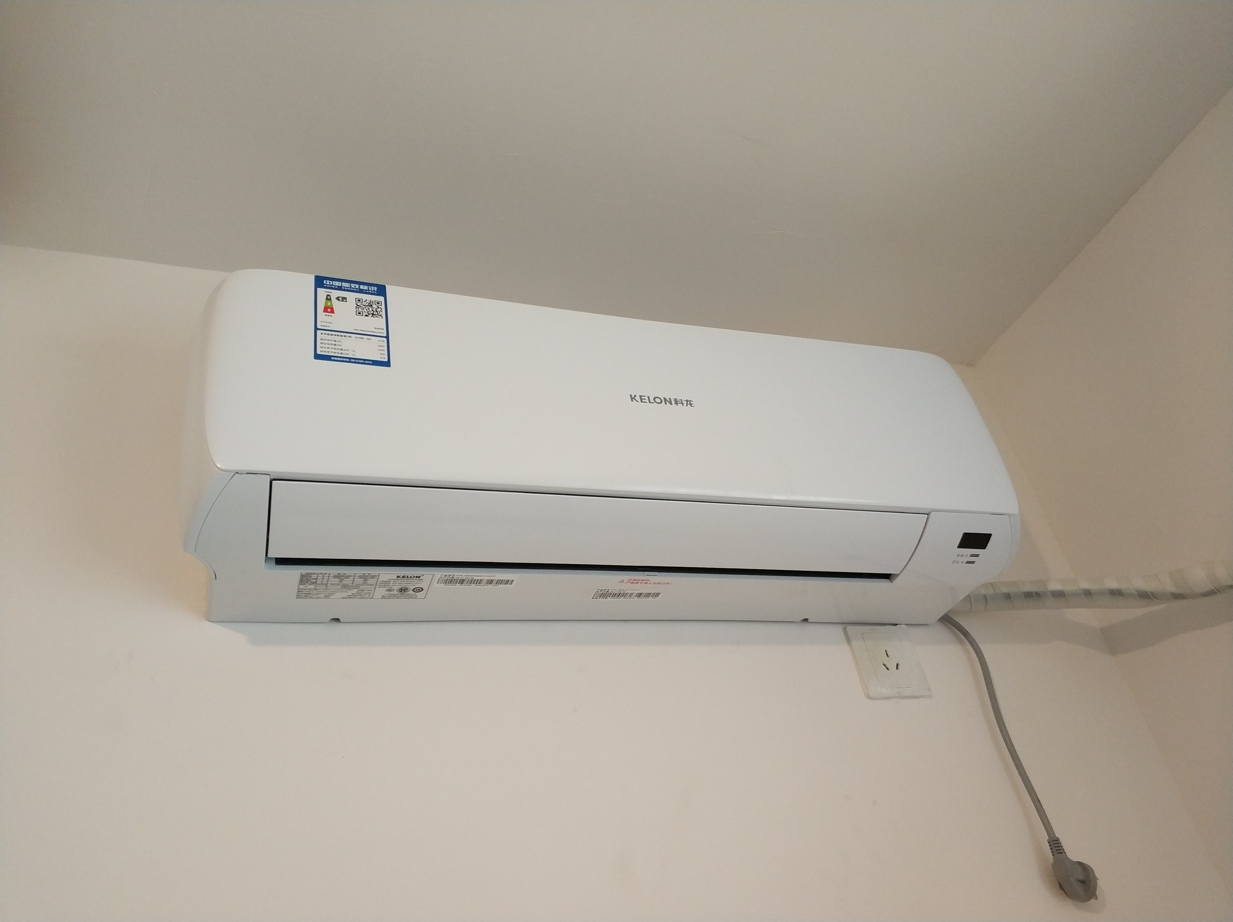 房间面积在16-18左右 想买一个3000左右的空调 大家有推荐吗?