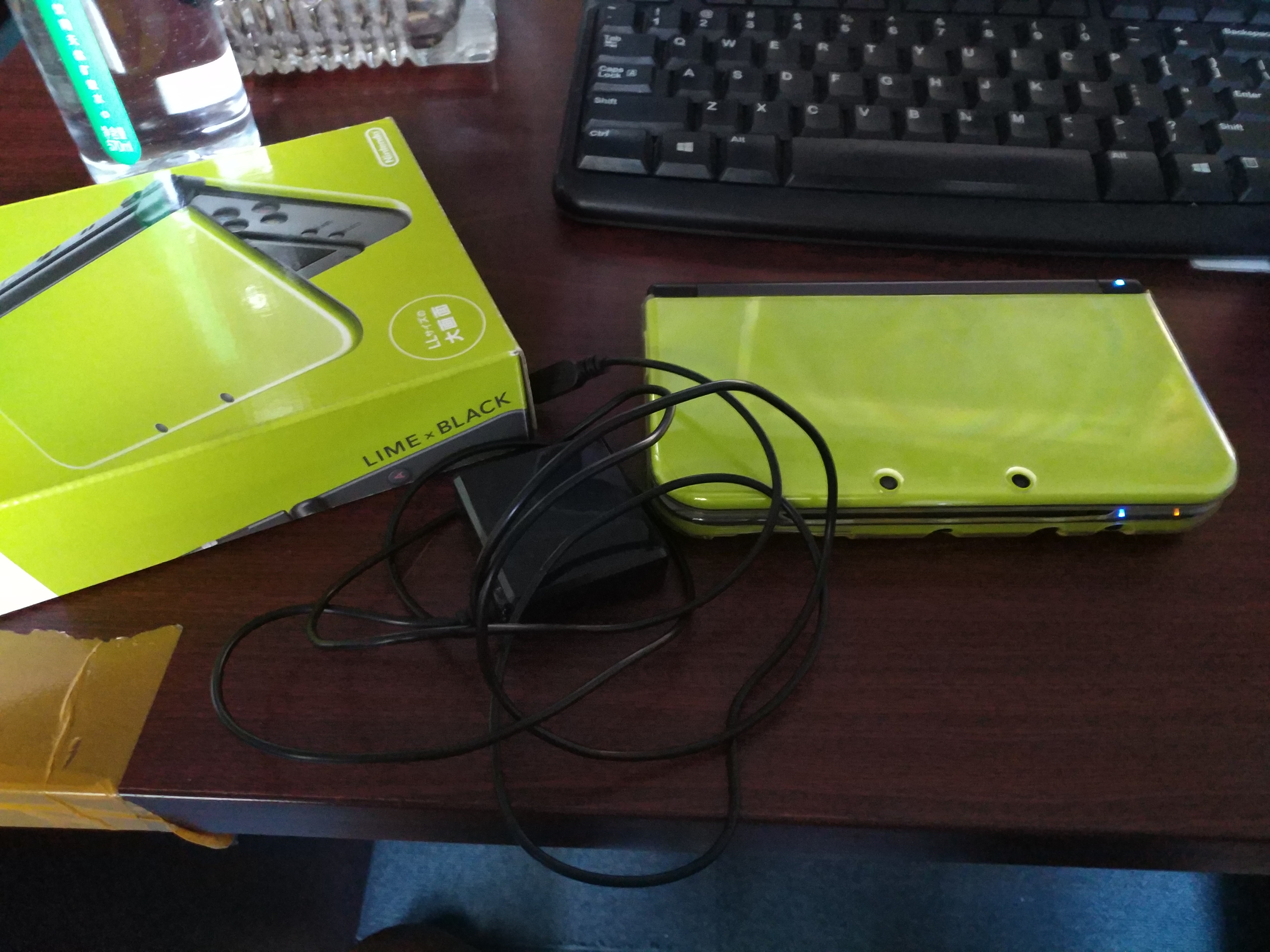 电视游戏主机掌机出绿色new3dsll自用99新a9破解箱说齐全1000包邮