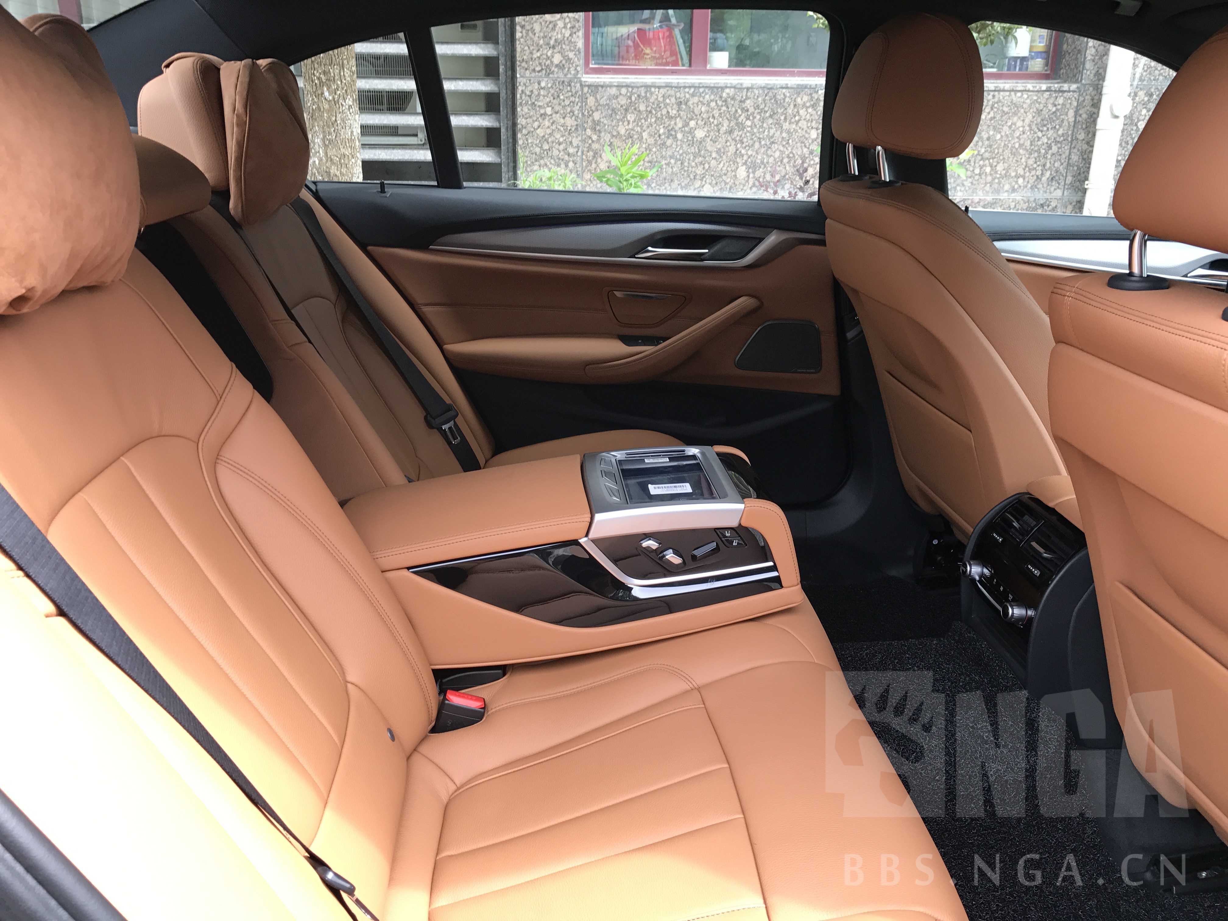 作业贴车版首提bmw新530尊享m运动炭黑外干邑内简单提车防一血